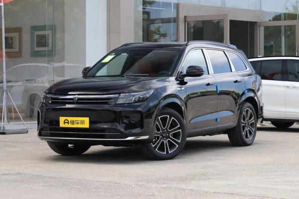 3918ac70a051094e8cf7a88a9f8c089 AITO M7