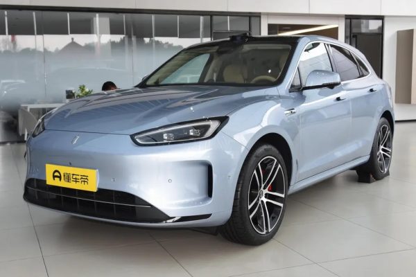 5a582d288240a469c47ed90af40205d AITO M5