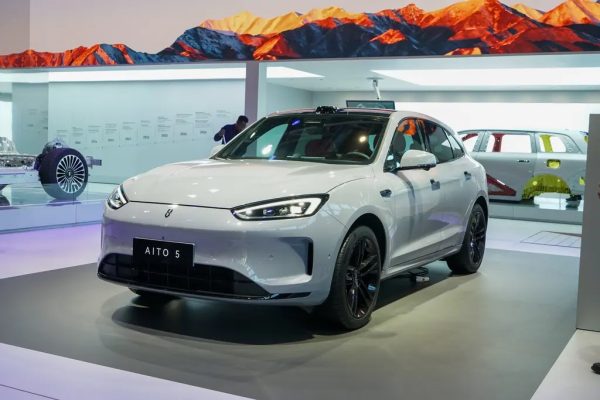 bc9813bd29a402ce14cc42504c4b44b AITO M5